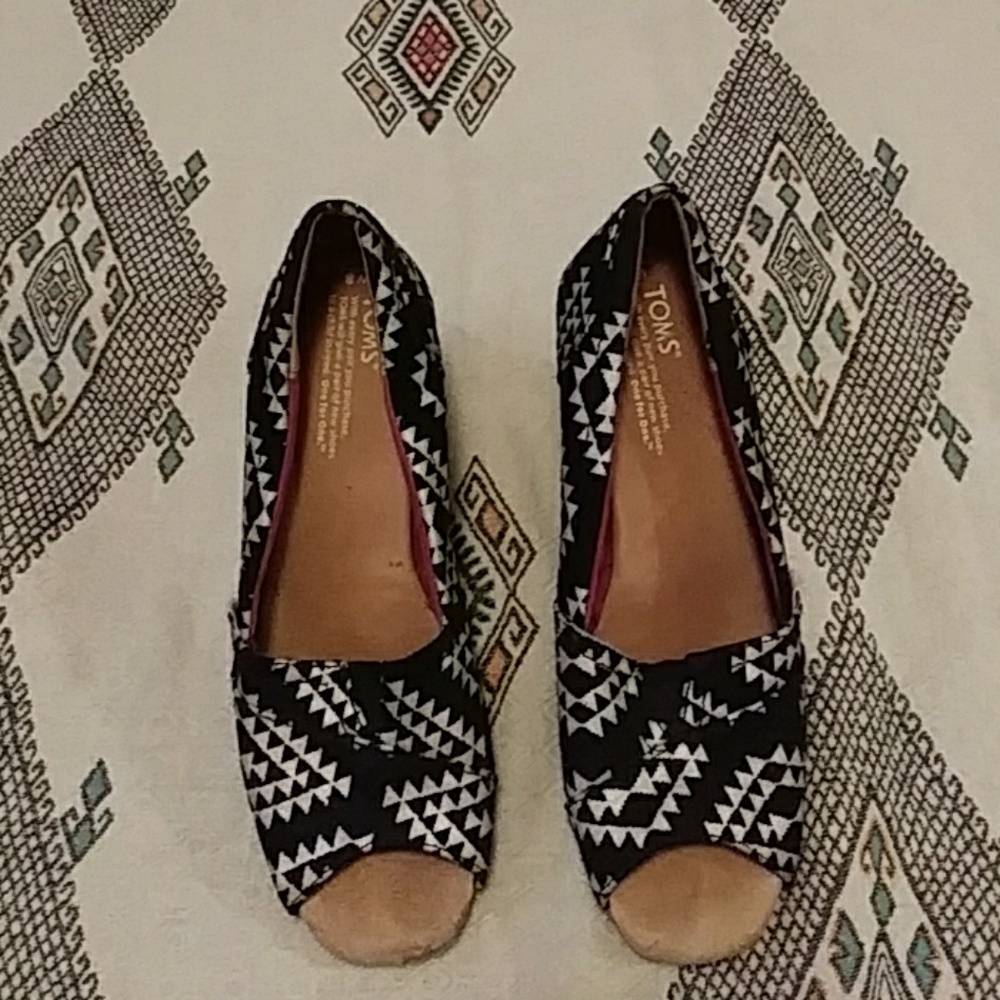 Toms heels.
